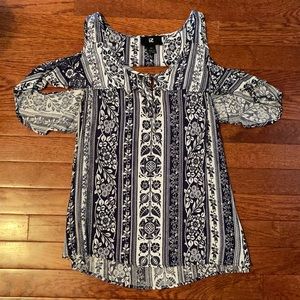 Floral Patten Cold Shoulder Shirt